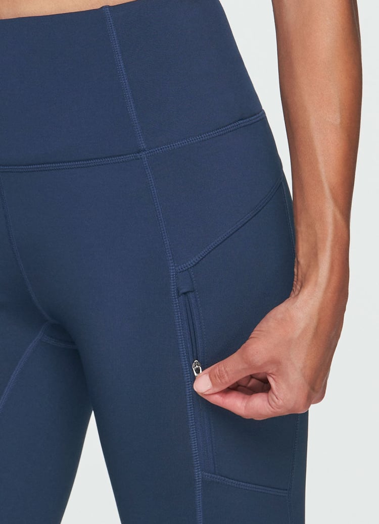 Stay calm… we have fleece lined leggings for that😉🤭 #rbxactive